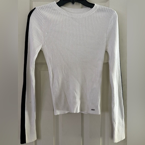 Hollister Sweater - Picture 1 of 5